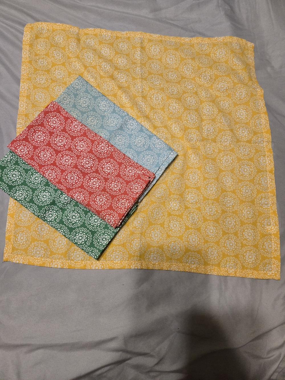 4 Pc PIONEER WOMAN cloth Napkins